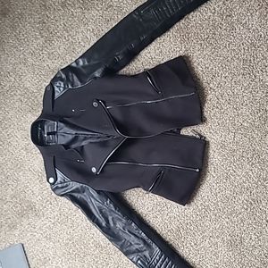 BCBGMaxazria size Small black leather jacket
